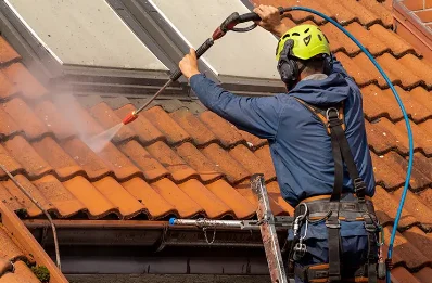 Démoussage et hydrofuge de toiture à Voillans